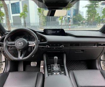 Mazda 3 2020 - Màu trắng, nội thất đen