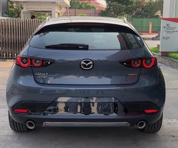 Mazda 3 2022 - Màu xám xi măng