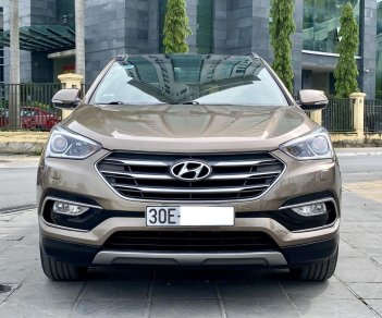 Hyundai Santa Fe 2016 - Nội thất kem