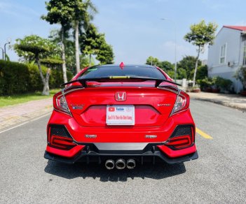 Honda Civic 2018 - Xe màu đỏ, xe nhập