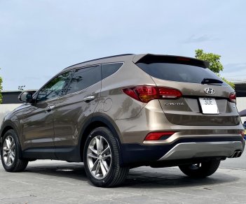 Hyundai Santa Fe 2016 - Nội thất kem