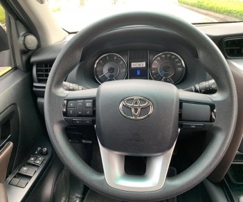 Toyota Fortuner 2019 - Máy dầu số sàn, odo zin 6890km, pháp lý rõ ràng