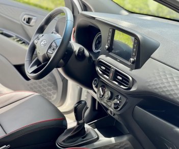 Hyundai Grand i10 2021 - Xe màu trắng