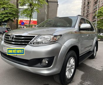 Toyota Fortuner 2014 - Xe màu bạc