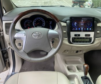 Toyota Innova 2016 - Màu nâu đồng