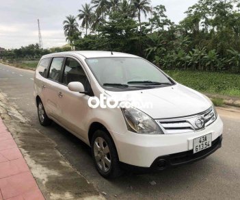 Nissan Livina 2011 - Màu trắng