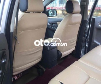 Toyota Innova 2013 - Xe màu bạc giá cạnh tranh