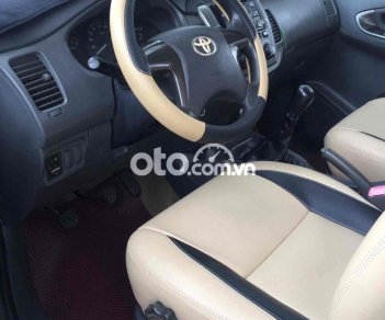 Toyota Innova 2013 - Xe màu bạc giá cạnh tranh