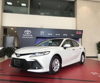 Toyota Camry 2021 - Xe mới, duy nhất 1 xe, giá chỉ 1.010tr, hỗ trợ trả góp, tặng bảo hiểm thân vỏ, gói phụ kiện chính hãng