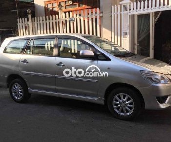 Toyota Innova 2013 - Xe màu bạc giá cạnh tranh