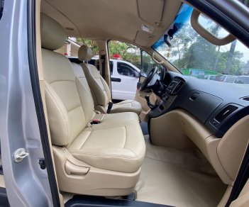 Hyundai Starex 2016 - 9 chỗ máy dầu, số sàn - Xe biển tỉnh đã rút hồ sơ cầm tay