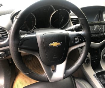 Chevrolet Cruze 2017 - Màu trắng, số sàn giá ưu đãi