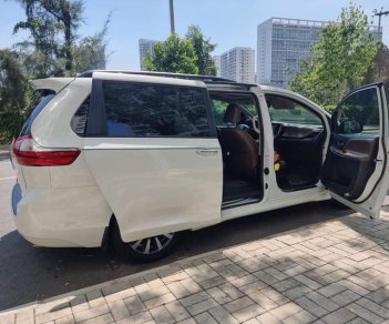 Toyota Sienna 2018 - Còn như mới, full option