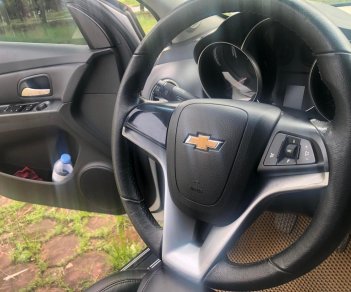 Chevrolet Cruze 2017 - Màu trắng, số sàn giá ưu đãi