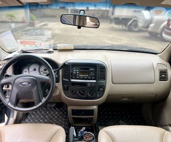 Ford Escape 2003 - Cần bán lại xe ít sử dụng giá tốt 130tr