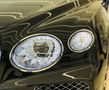 Bentley Bentayga 2021 - Xe chính hãng sang trọng, option cao, giao ngay tháng 7