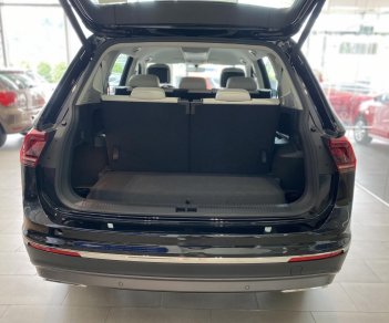 Volkswagen Tiguan 2022 - Màu đen có sẵn giao khuyến mãi sốc cho tháng 11/2022 - Liên hệ Ms Minh Thư lái thử xe tận nhà