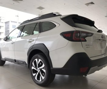 Subaru Outback 2022 - Màu trắng, xe nhập