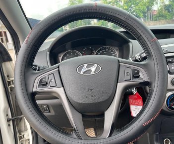 Hyundai i20 2014 - Màu trắng, xe nhập số tự động