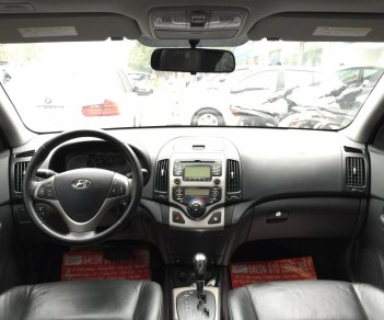 Hyundai i30 2009 - Xe màu đỏ