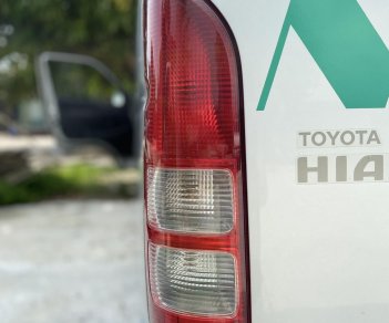 Toyota Hiace 2013 - Máy xăng - Nhập Nhật nguyên chiếc