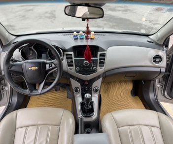 Chevrolet Cruze 2015 - Form mới 2016, màu bạc, số tay, chính chủ, đúng 5v km xịn. Xe quá chất lượng