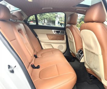 Jaguar XF 2015 - Xe nhập bản full cao cấp nhất, đủ đồ chơi không thiếu món nào, nội thất đẹp, nệm da