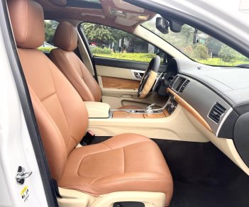 Jaguar XF 2015 - Xe nhập bản full cao cấp nhất, đủ đồ chơi không thiếu món nào, nội thất đẹp, nệm da