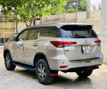 Toyota Fortuner 2018 - Xe màu bạc