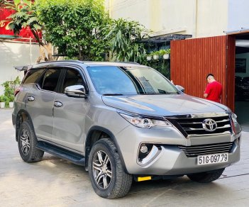 Toyota Fortuner 2018 - Xe màu bạc