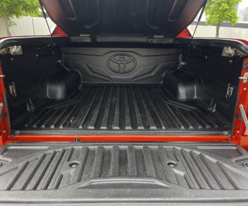 Toyota Hilux 2019 - Màu đỏ, nhập khẩu