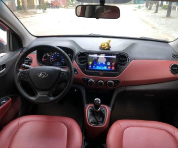 Hyundai Grand i10 2018 - Cần bán gấp xe gia đình giá chỉ 300tr