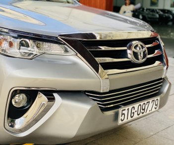 Toyota Fortuner 2018 - Xe màu bạc