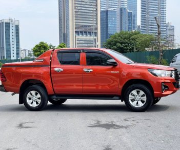 Toyota Hilux 2019 - Màu đỏ, nhập khẩu