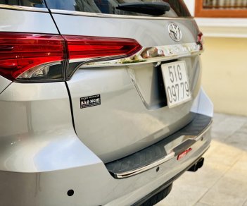 Toyota Fortuner 2018 - Xe màu bạc