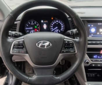 Hyundai Elantra 2017 - Màu đen, giá 530tr