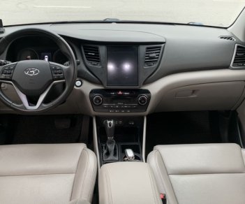 Hyundai Tucson 2016 - Màu nâu, xe nhập