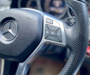 Mercedes-Benz E200 2015 - Giá chỉ 949 triệu