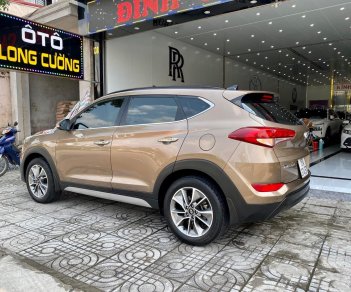 Hyundai Tucson 2018 - Màu vàng cát