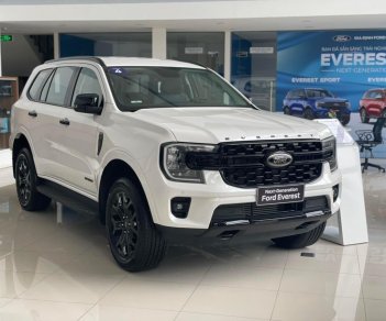 Ford Everest 2022 - Mới giao ngay kèm quà tặng cao cấp