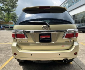 Toyota Fortuner 2012 - Màu ghi vàng