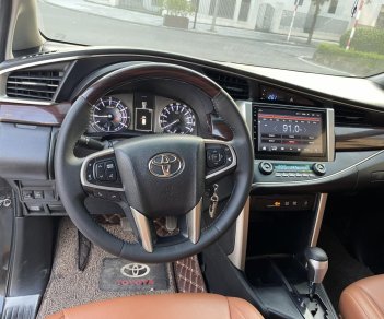 Toyota Innova 2018 - Màu đen số tự động