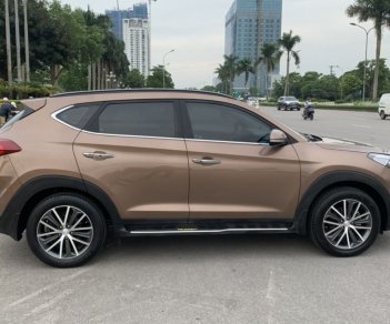 Hyundai Tucson 2016 - Màu nâu, xe nhập