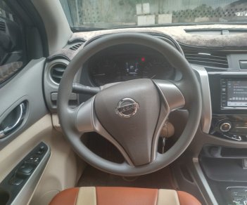 Nissan Navara 2016 - Xe màu nâu