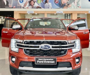 Ford Everest 2022 - Xe có sẵn giao ngay, kèm quà tặng cao cấp