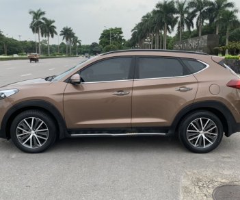 Hyundai Tucson 2016 - Màu nâu, xe nhập