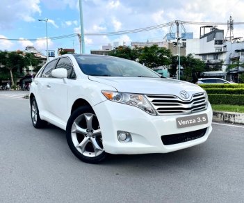 Toyota Venza 2010 - Nhập Mỹ, hai cầu hàng full đồ chơi, hai ghế điện cửa sổ trời paranoma nút dề cốp điện