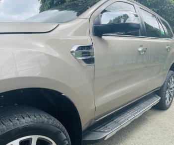 Ford Everest 2020 - Màu ghi vàng, nhập khẩu, giá rẻ nhất thị trường