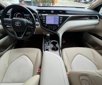 Toyota Camry 2020 - [Xe lướt] biển số HCM – Cá nhân