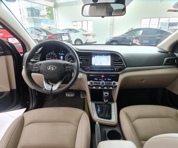 Hyundai Elantra 2021 - Xe còn rô-đai odo 3000km mới cứng